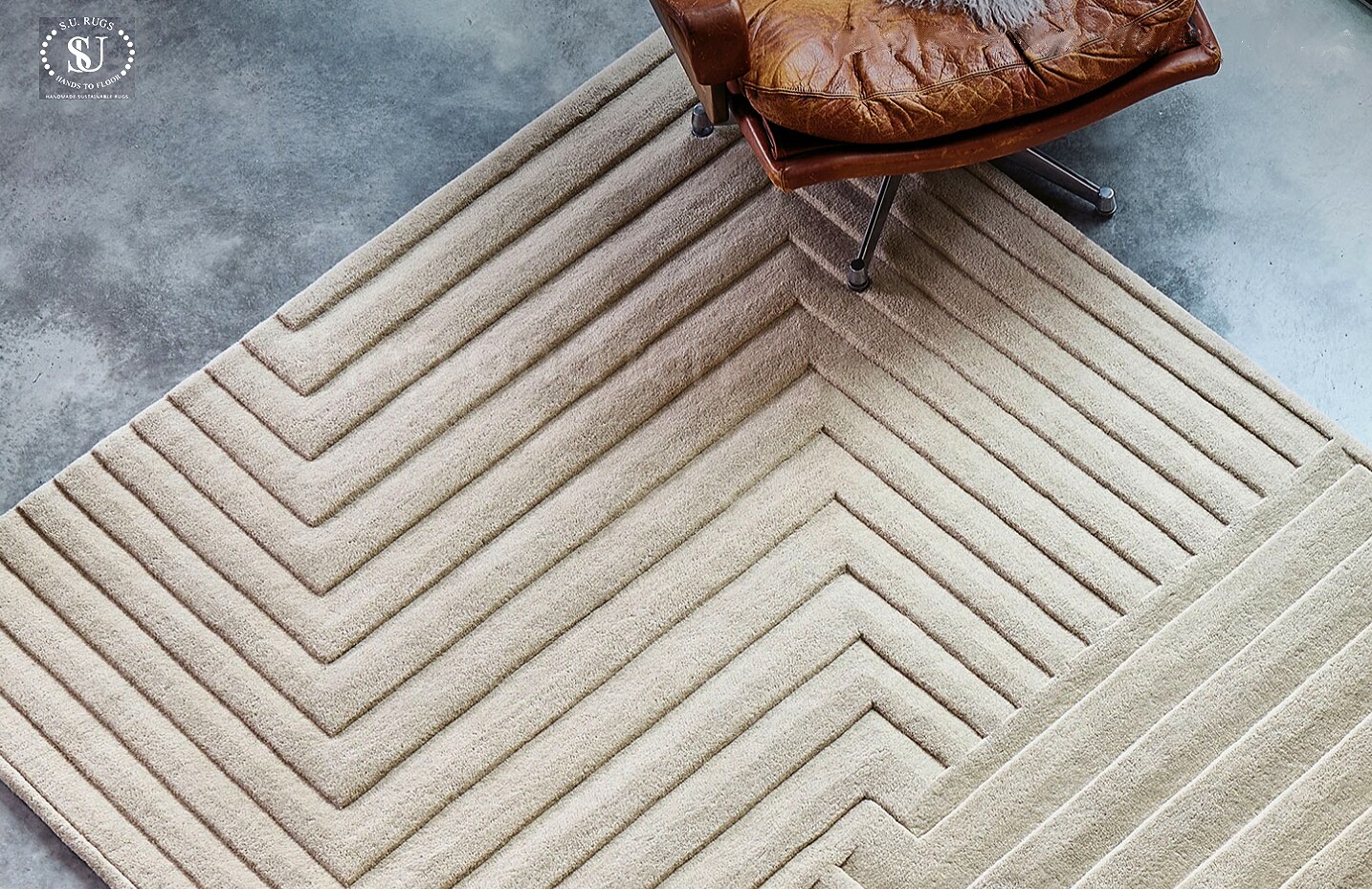 S.U.Rugs_Hand-to-Floor