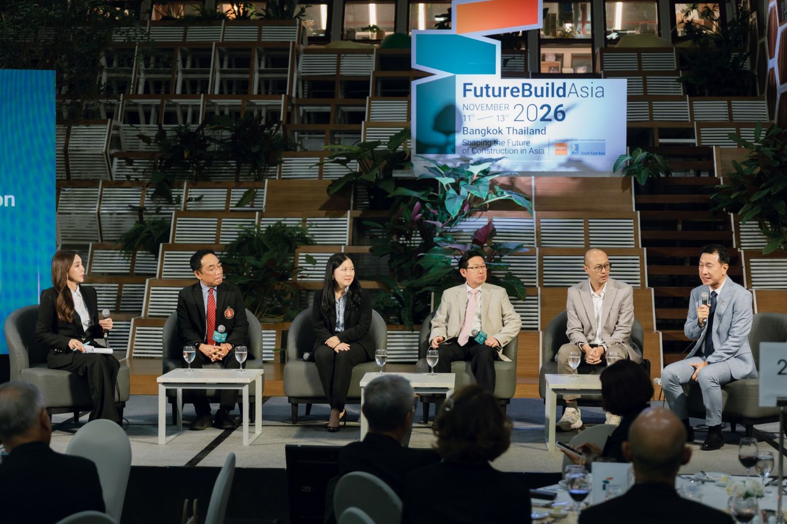 Experts from industry and institutions discuss current developments and perspectives in Asia’s construction sector.